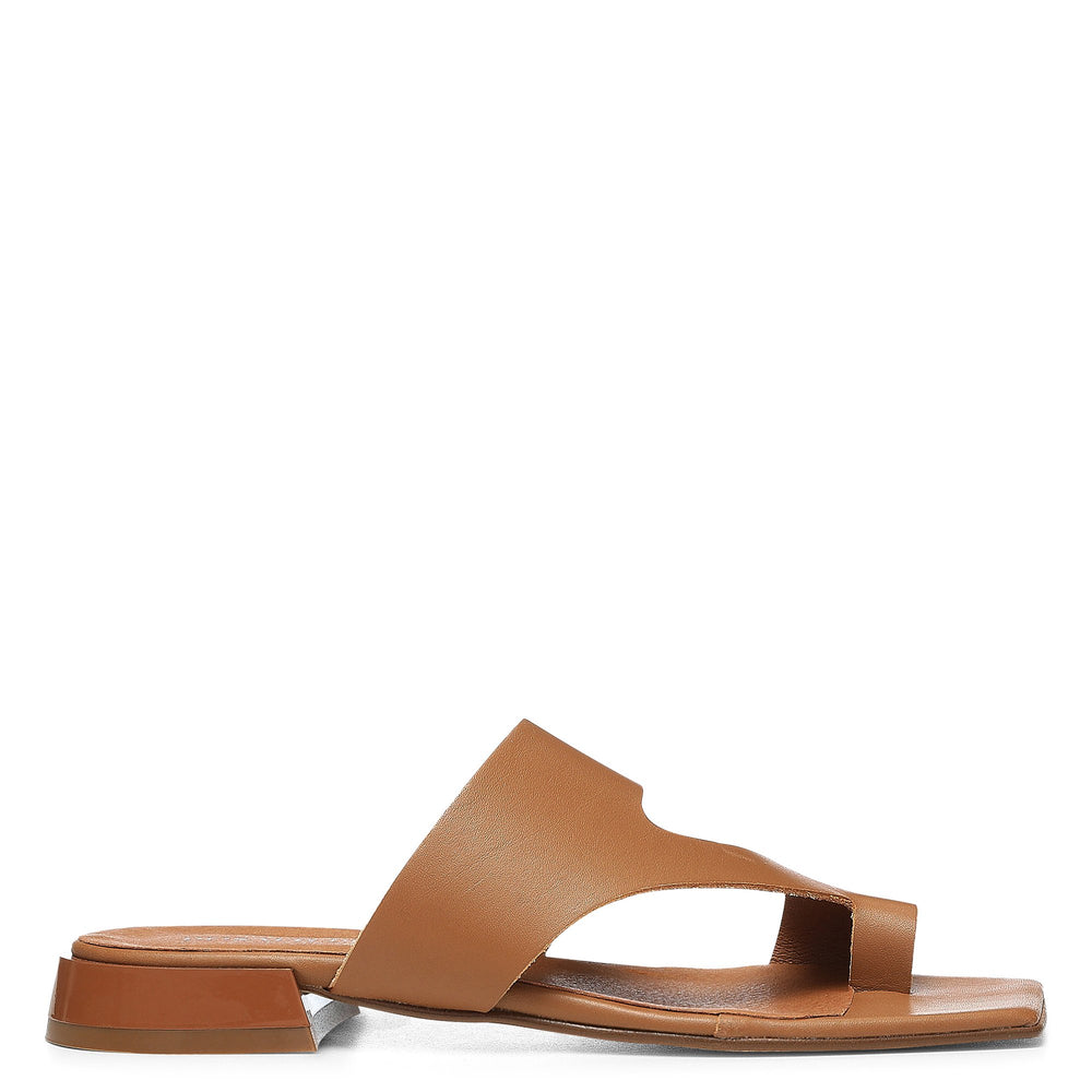 QUIN | Donald Pliner Women Shoes Saddle